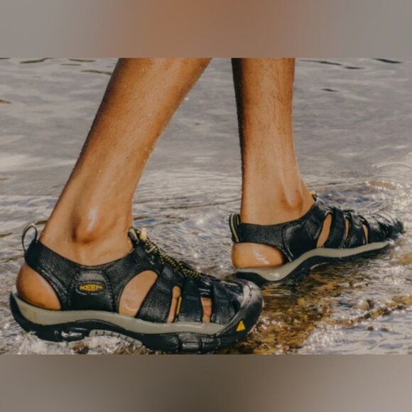 Keen Newport H2 Men Size 9 Black All Terrain Close Toe Activewear Sporty Sandals main image 13